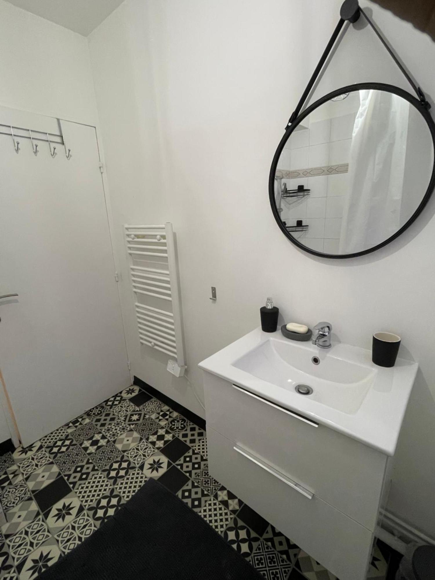 Jolie Chambre Proche De Paris Et Sa Peripherie Aubervilliers Luaran gambar